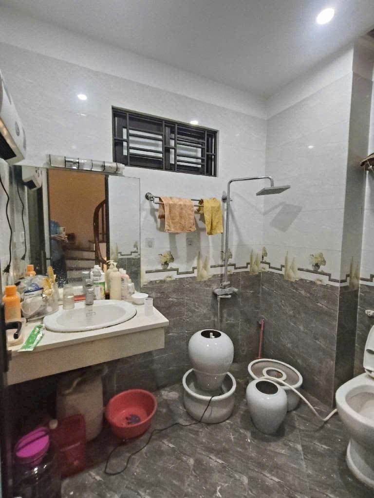 BÁN NHÀ MẶT NGÕ BÁT KHỐI Ô TÔ THÔNG - KINH DOANH NHỎ - LÔ GÓC HAI THOÁNG 8