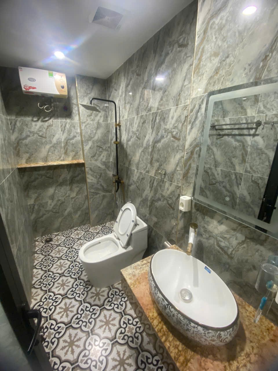 NHÀ ĐẸP 6 TẦNG XÂY ĐỘC LẬP NGAY VŨ XUÂN THIỀU - FULL NỘI THẤT - TRƯỚC NHÀ RỘNG , Ô TÔ ĐỖ 8