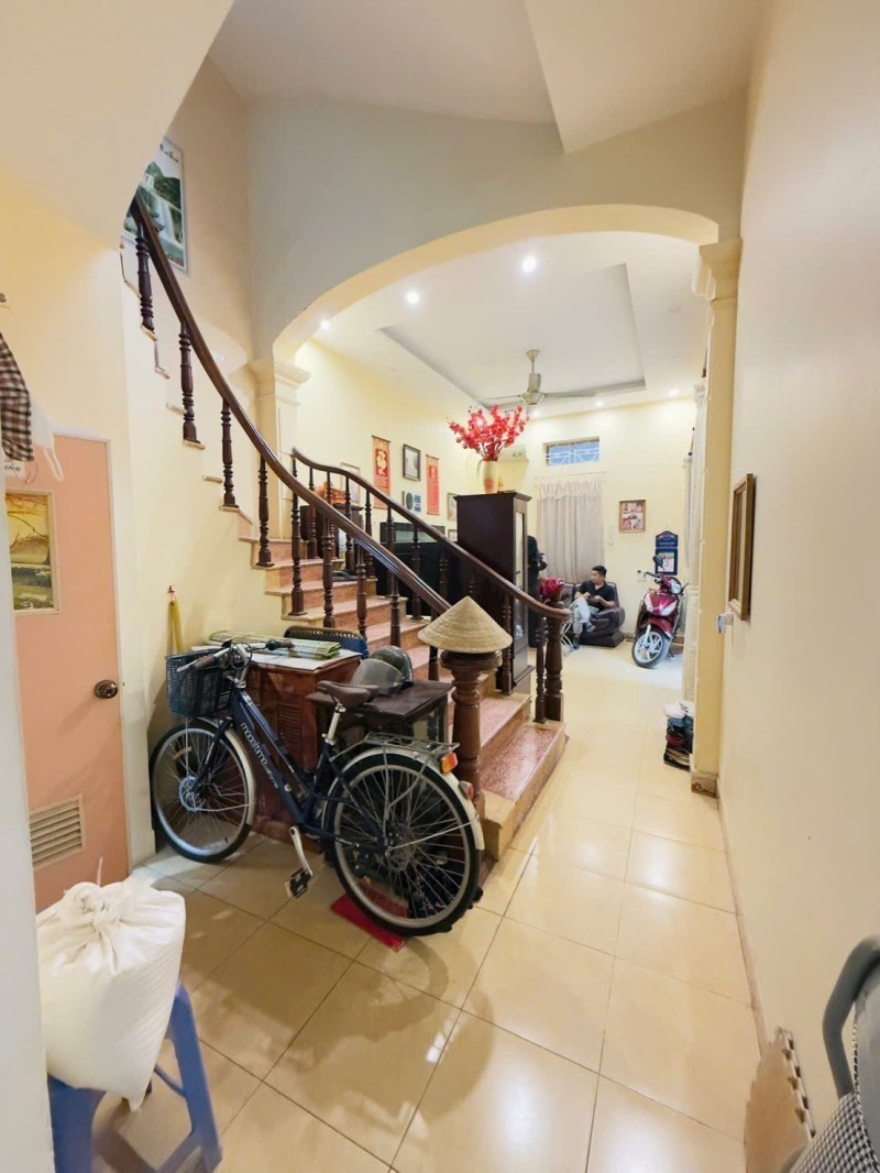 NGỌC THỤY – 45m² – MT 11m – 3 TẦNG – CÁCH Ô TÔ 1 NHÀ