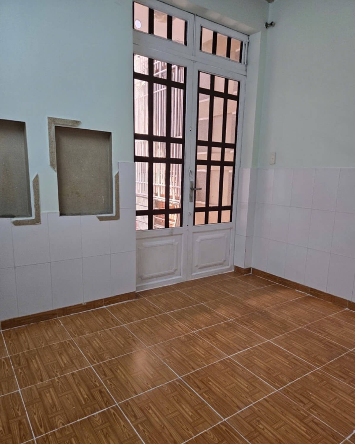 Bán nhà Q7: 35m2, 2 tầng, 2pn, sổ hồng, hẻm Huỳnh Tấn Phát, gần KCX Tân Thuận. giá 3.5 tỷ, 3