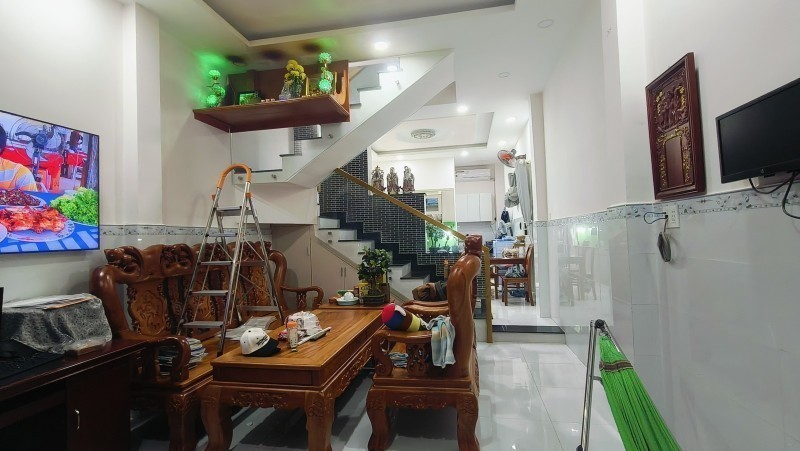Bán nhà đường 109. Phước Long B,  Q9, Thủ Đức, TP HCM. DT 58m2, 4PN, sổ hồng. Giá  6.75  tỷ.