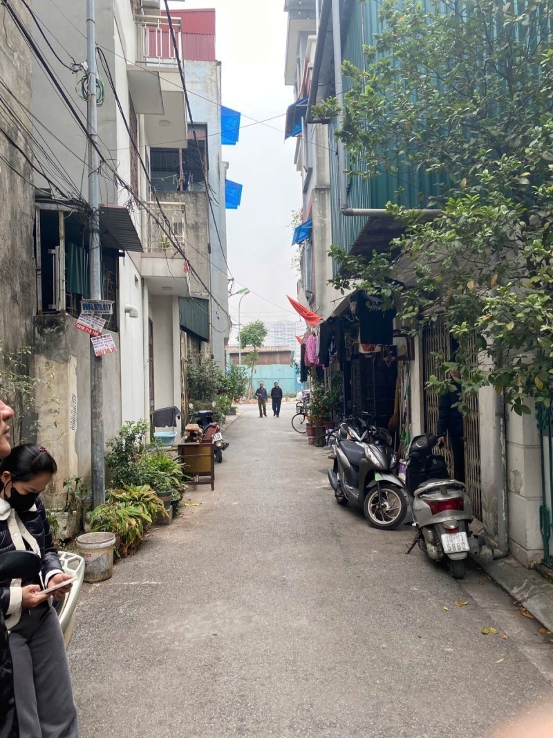 BÁN NHÀ LÝ SƠN – LONG BIÊN  Ô TÔ QUA – 2 TẦNG GIÁ TỐT 4
