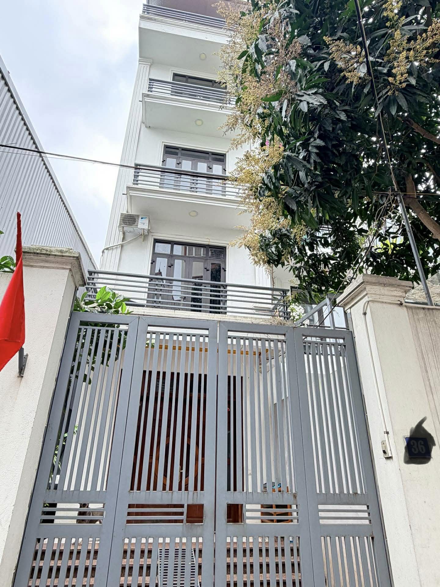 bán nhà Ngọc Thuỵ, 82m x 5 tầng, mặt tiền 4.5m, ôtô tránh, thông đường Hồng Tiến kéo dài 2