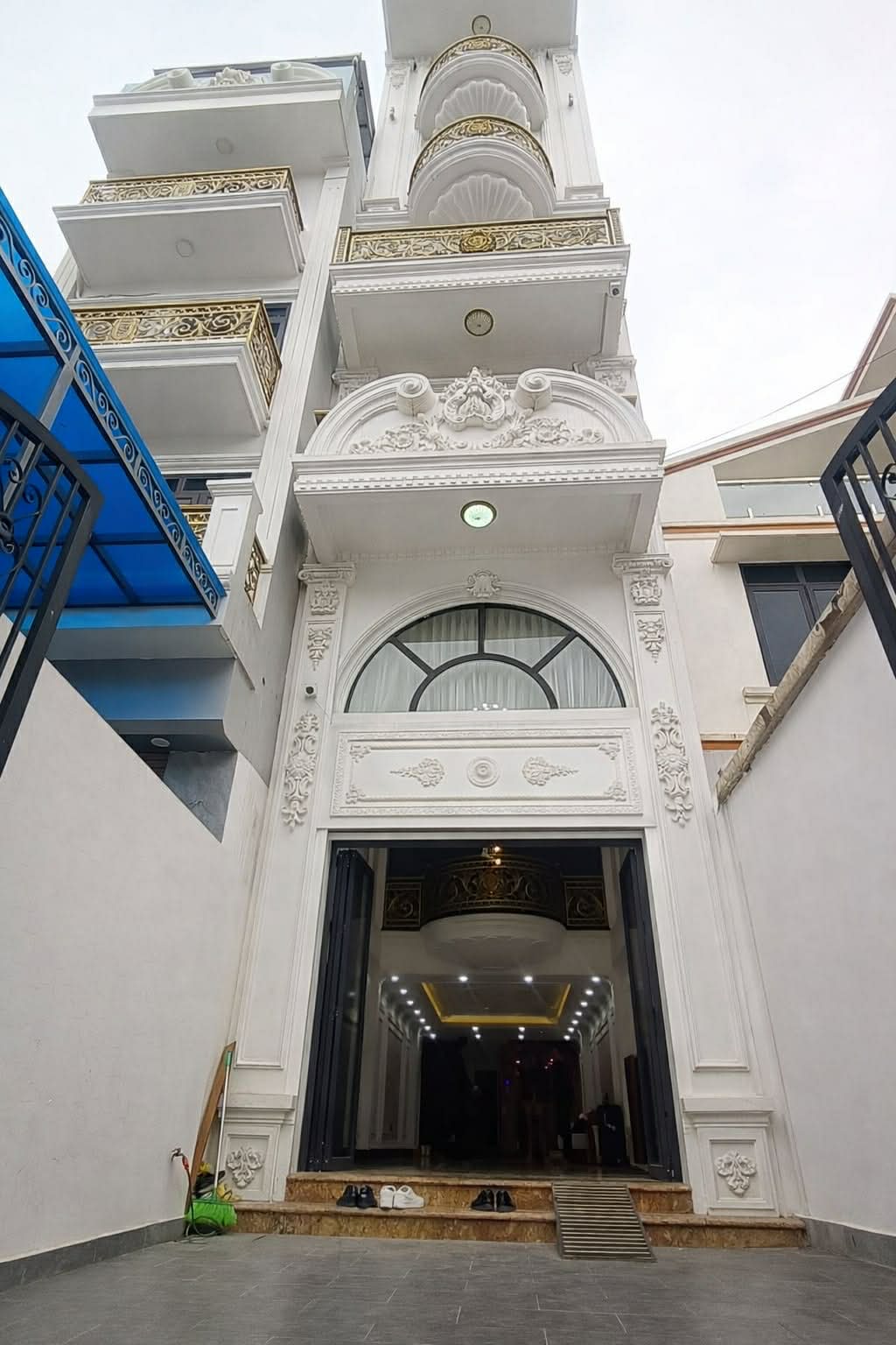 nhà đẹp Cổ Linh, 8 tầng thang máy, ôtô tránh, đối diện Aeon Long Biên 2