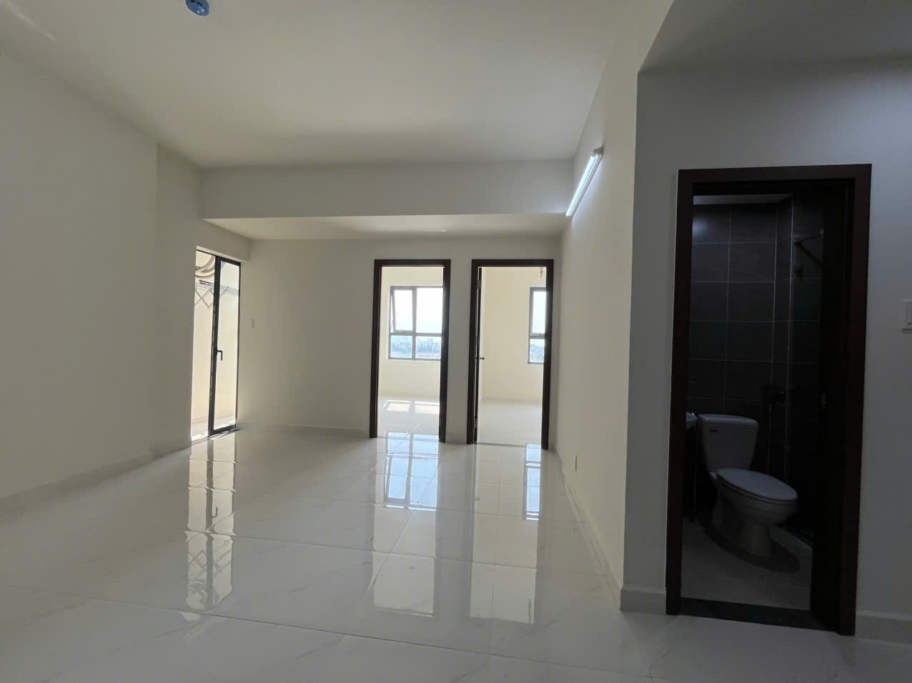 Cần Cho thuê Căn Hộ Green River Quận 8,  Dt : 70 m2, 2PN, Giá : 8.5 tr/th,