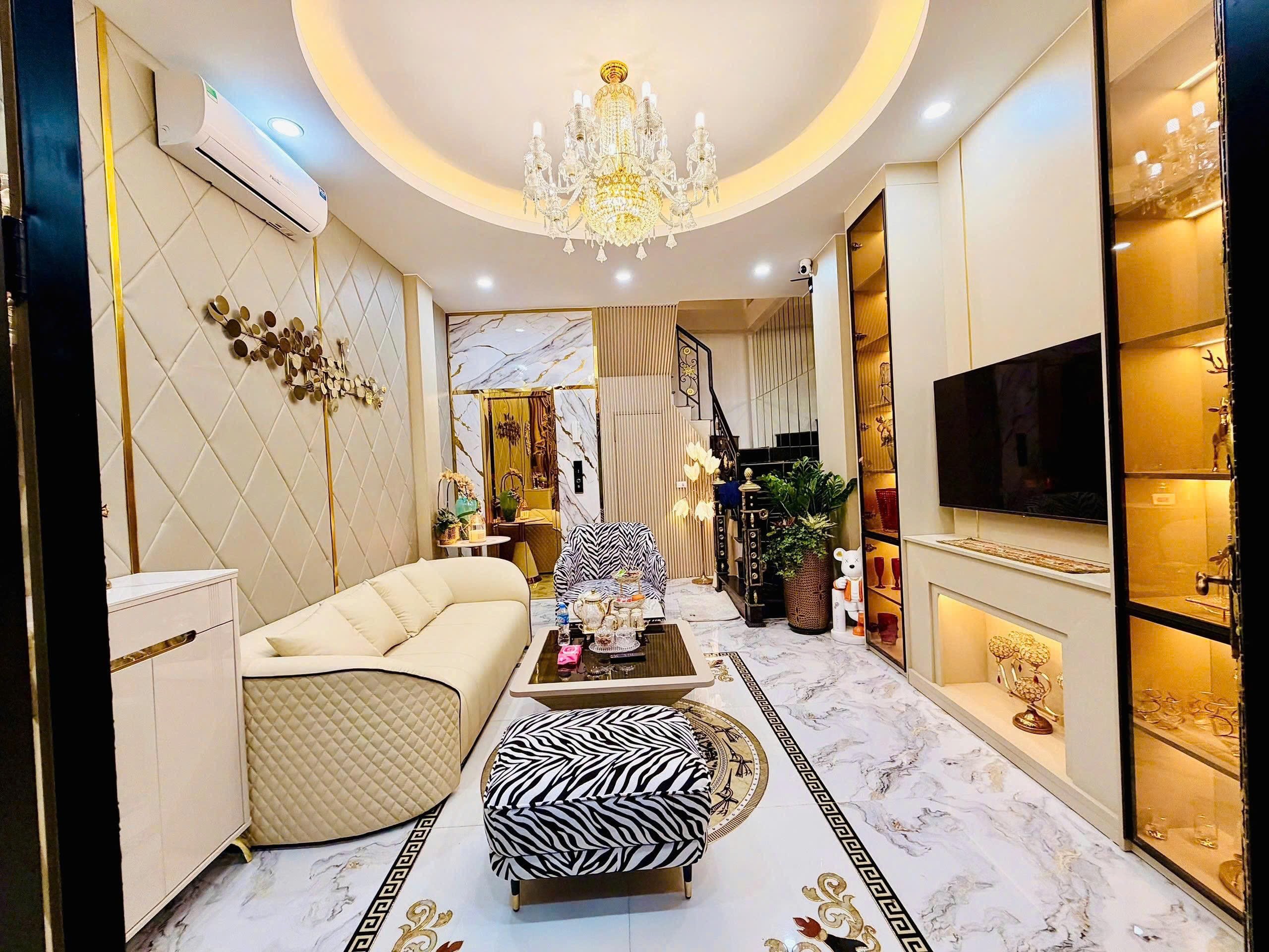 Bán Nhà Hoàng Mai 31m2. 5 tầng. mặt tiền 3.8m. giá 9.95 tỷ Hoàng Mai Hà Nội
