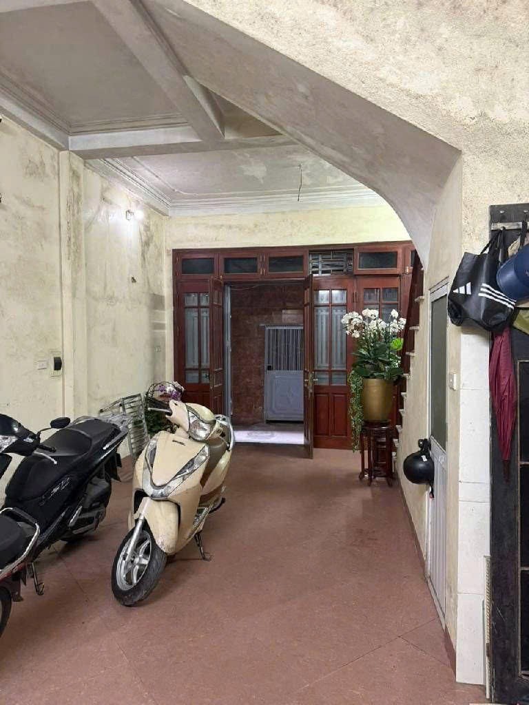 Cần bán Nhà mặt tiền đường Giải Phóng, Phường Tương Mai, Diện tích 45m², Giá 13.5 Tỷ 2