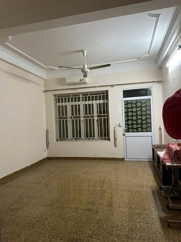 Cần bán Nhà mặt tiền đường Đền Lừ, Phường Hoàng Văn Thụ, Diện tích 70m², Giá 24 Tỷ 3