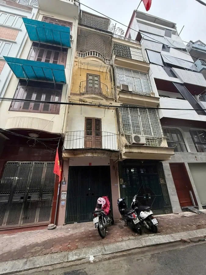 Bán Nhà Võ Văn Dũng 30m2.  5 tầng. mặt tiền 3m. giá 18 Tỷ Đống Đa Hà Nội 4