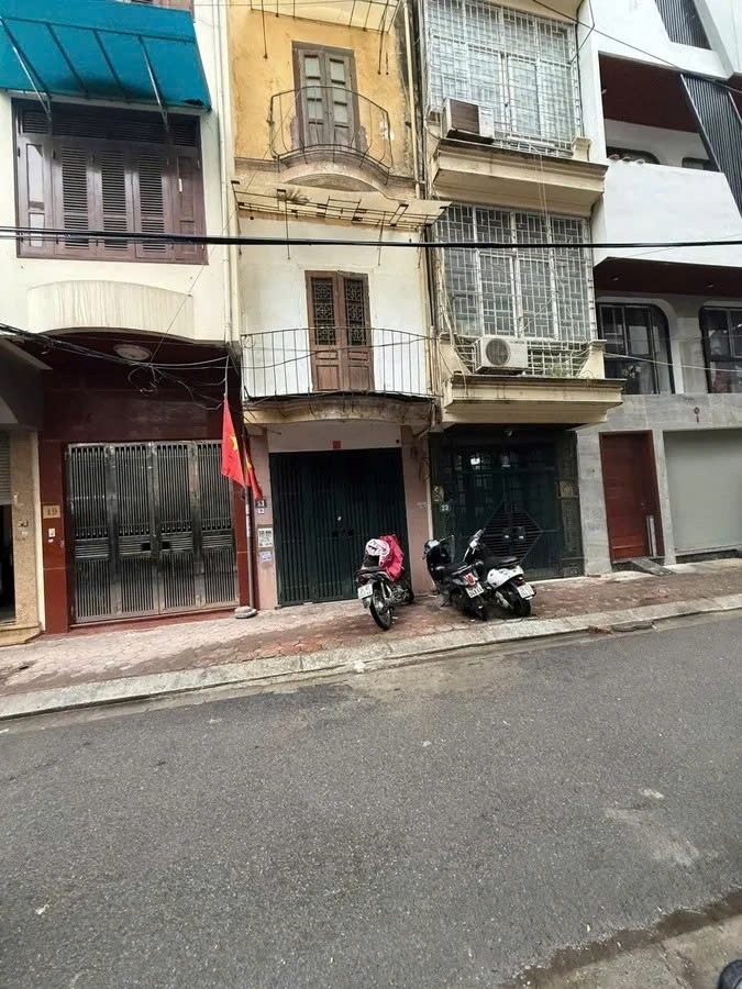 Bán Nhà Võ Văn Dũng 30m2.  5 tầng. mặt tiền 3m. giá 18 Tỷ Đống Đa Hà Nội 2
