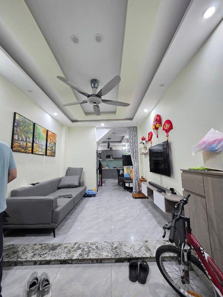 Cần bán Nhà mặt tiền đường Tân Mai, Phường Tân Mai, Diện tích 34m², Giá 4.65 Tỷ