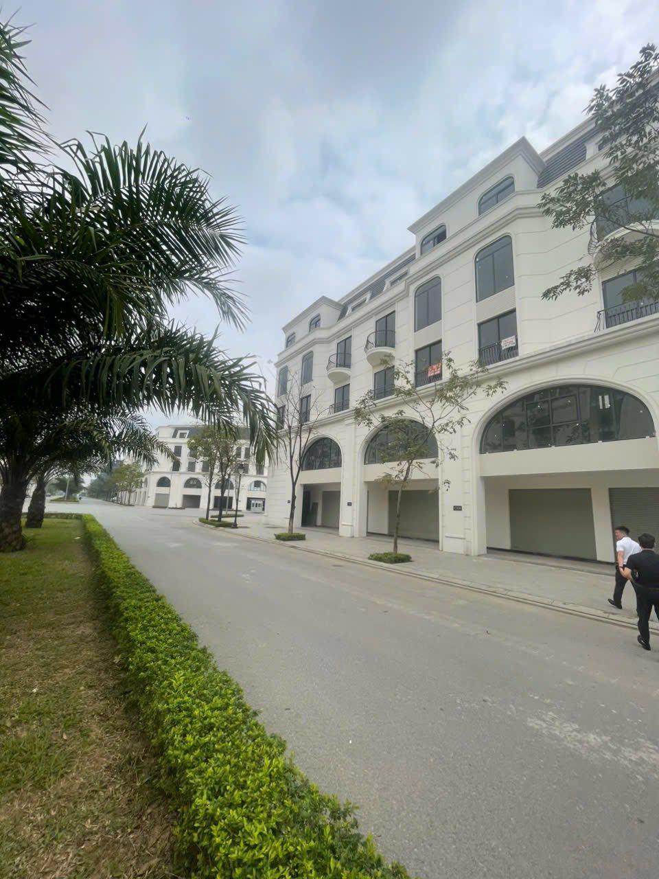 chính chủ cần bán căn LK hinode royal park,đường 30m khu thịnh vượng, giá tốt nhất lh,0901 513 811 2