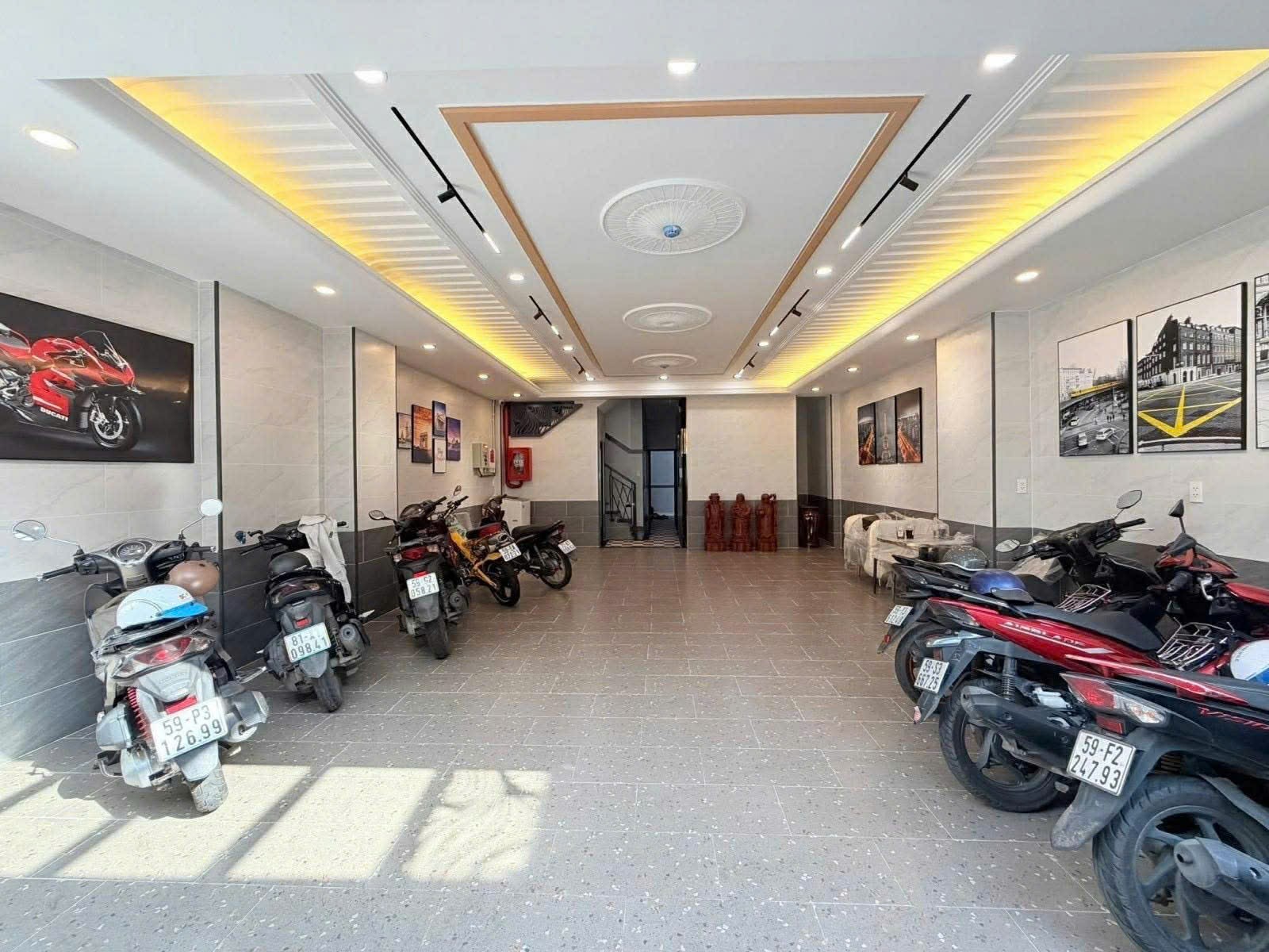 CHDV 18P THANG MÁY - DÒNG TIỀN 1.5 TỶ/NĂM - 125m2 (6.8×18.5) - 26.8 TỶ 12