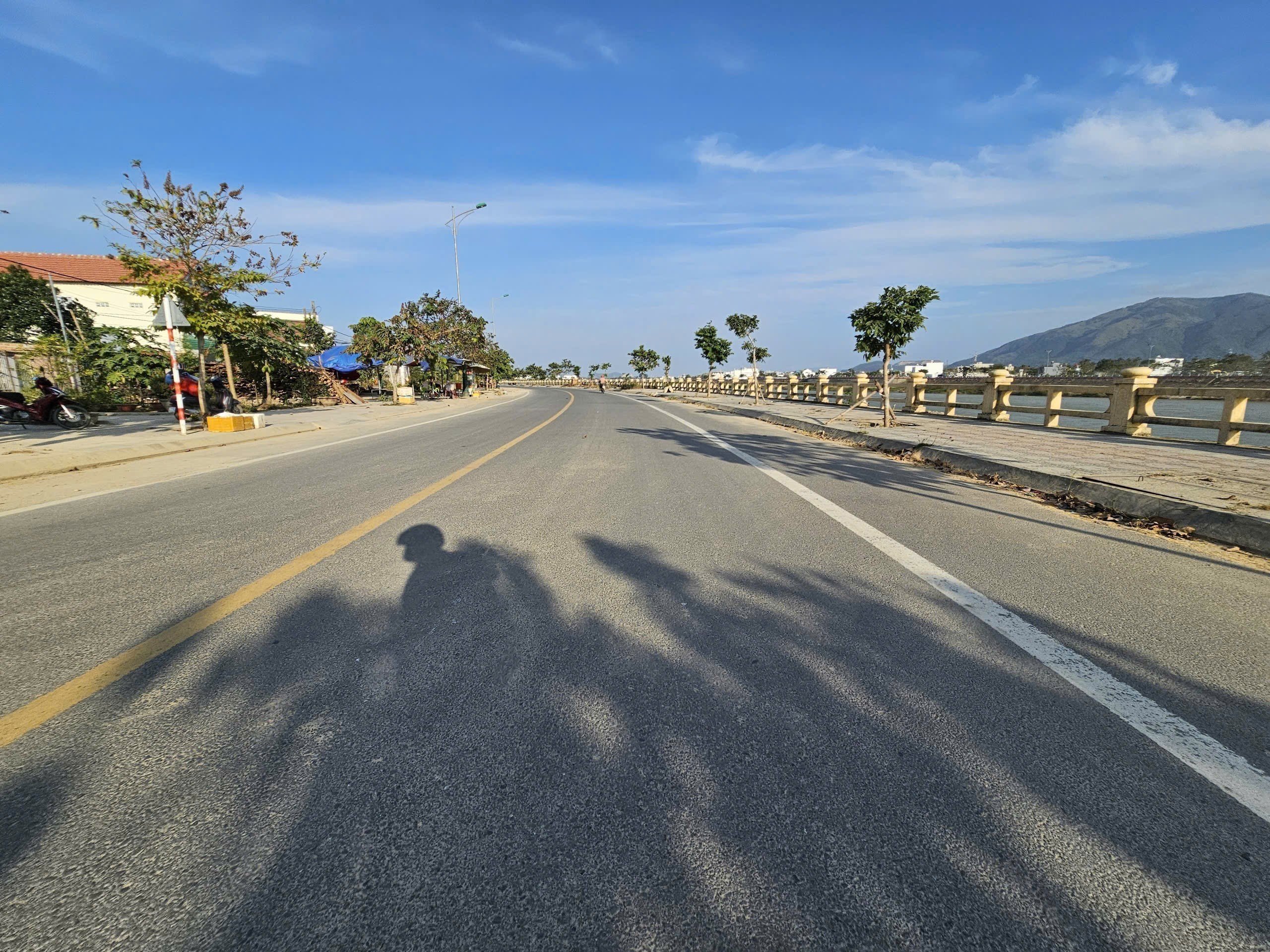 án đất mặt tiền đường bờ kè Trần Phú - thị trấn Diên Khánh view sông Cái