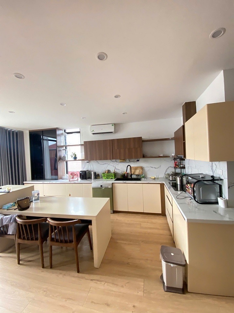 Cho thuê Căn hộ chung cư đường Âu Cơ, Phường Nhật Tân, Diện tích 140m², Giá 26 Triệu/tháng