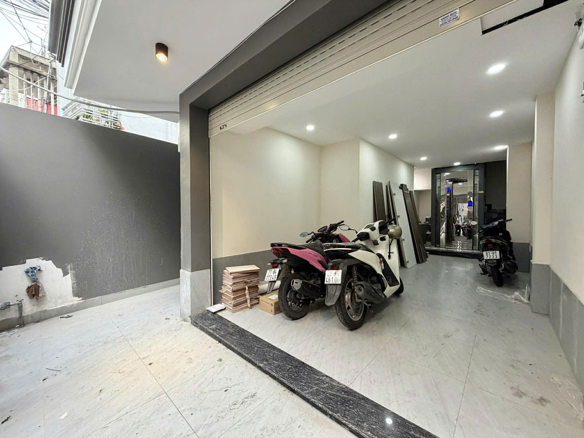 CHDV 5 TẦNG THANG MÁY - LÔ GÓC HUỲNH VĂN BÁNH 70m2 - 18 TỶ 11