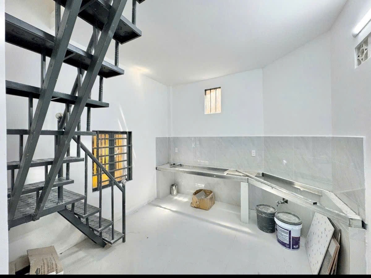 NHÀ DĨ AN SỔ RIÊNG MÀ GIÁ SỔ CHUNG - 44M2 2 TẦNG - KO QUY HOẠCH KO LỘ GIỚI - 2,1 TỶ 2