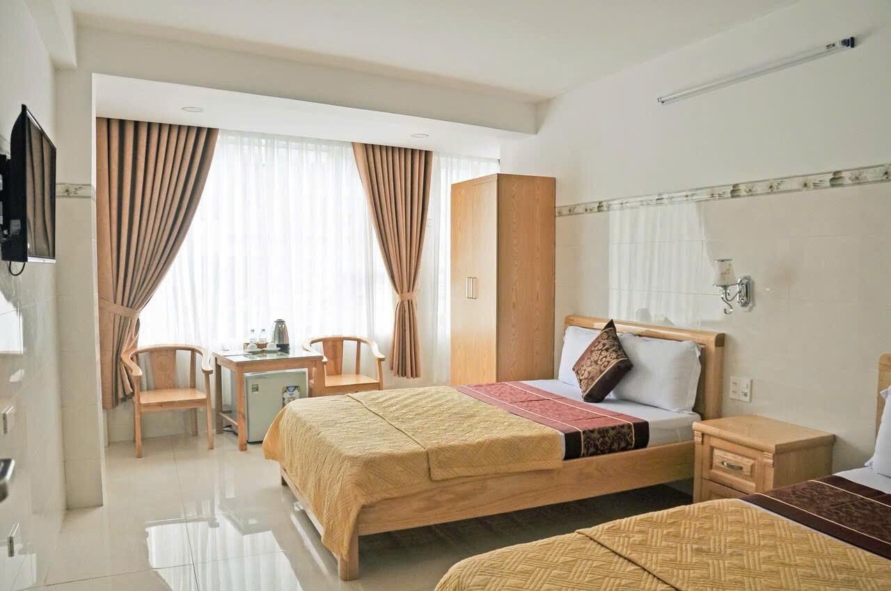 GIẢM MẠNH 2TY CHO CĂN KHÁCH SẠN CÁCH BIỂN CHỈ 200M GẦN CHỢ KHU TRUNG TÂM PHÍA BẮC NHA TRANG 2