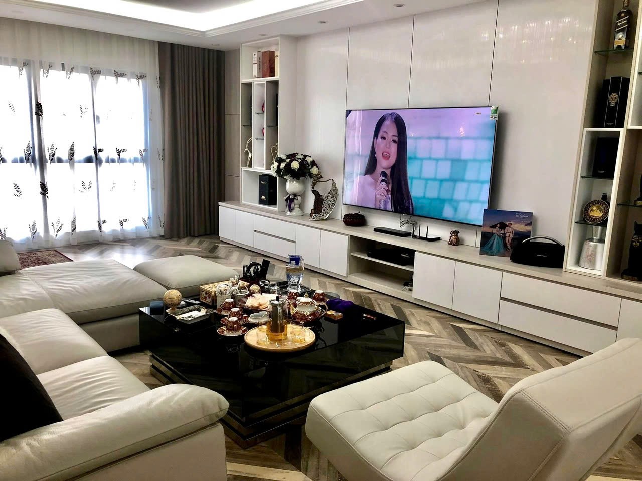 Bán nhanh căn 3 ngủ dt 146m2 tại Mulberry Lane, SHLD giá 9.3x tỷ 2