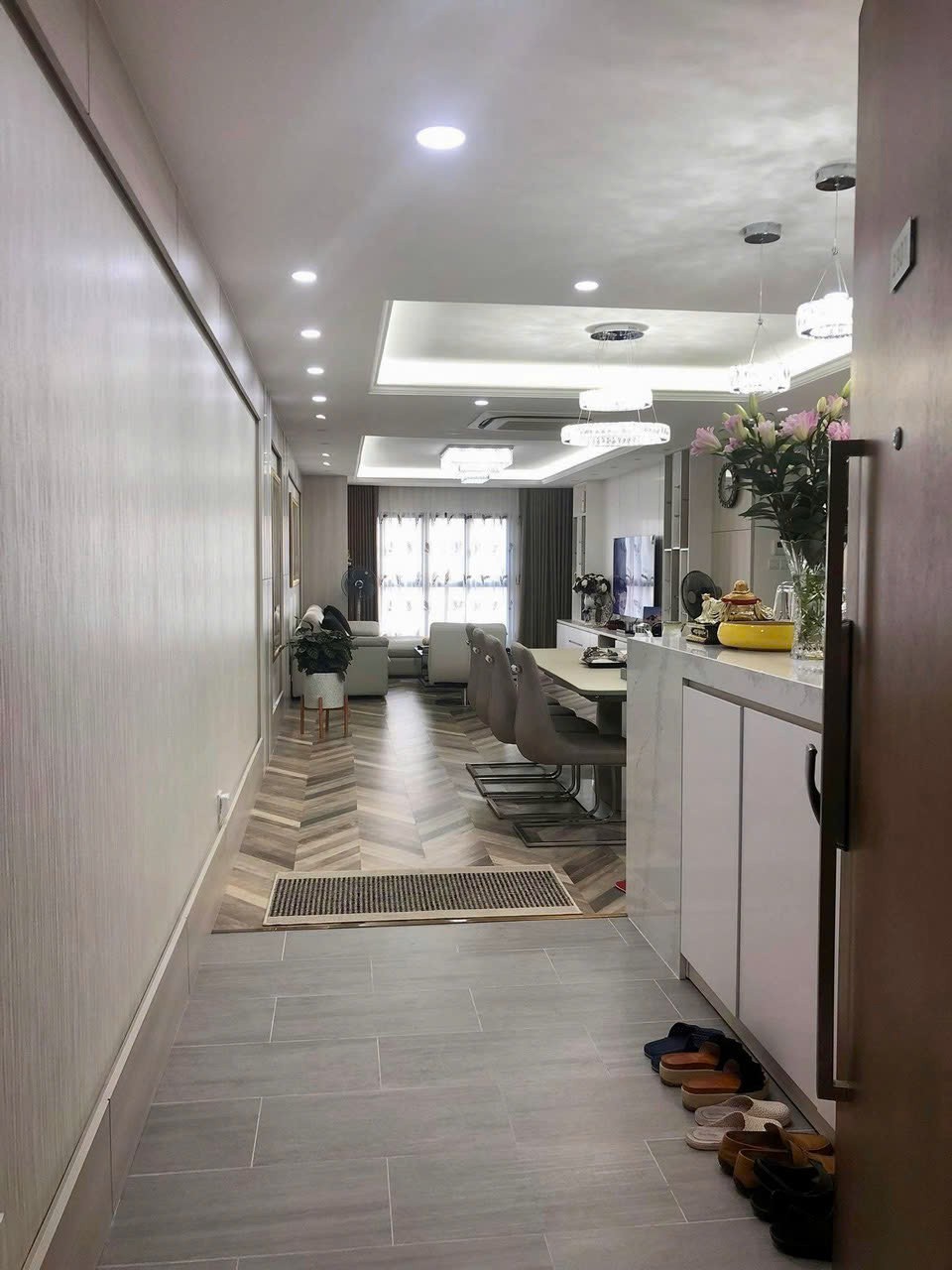 Bán nhanh căn 3 ngủ dt 146m2 tại Mulberry Lane, SHLD giá 9.3x tỷ 5
