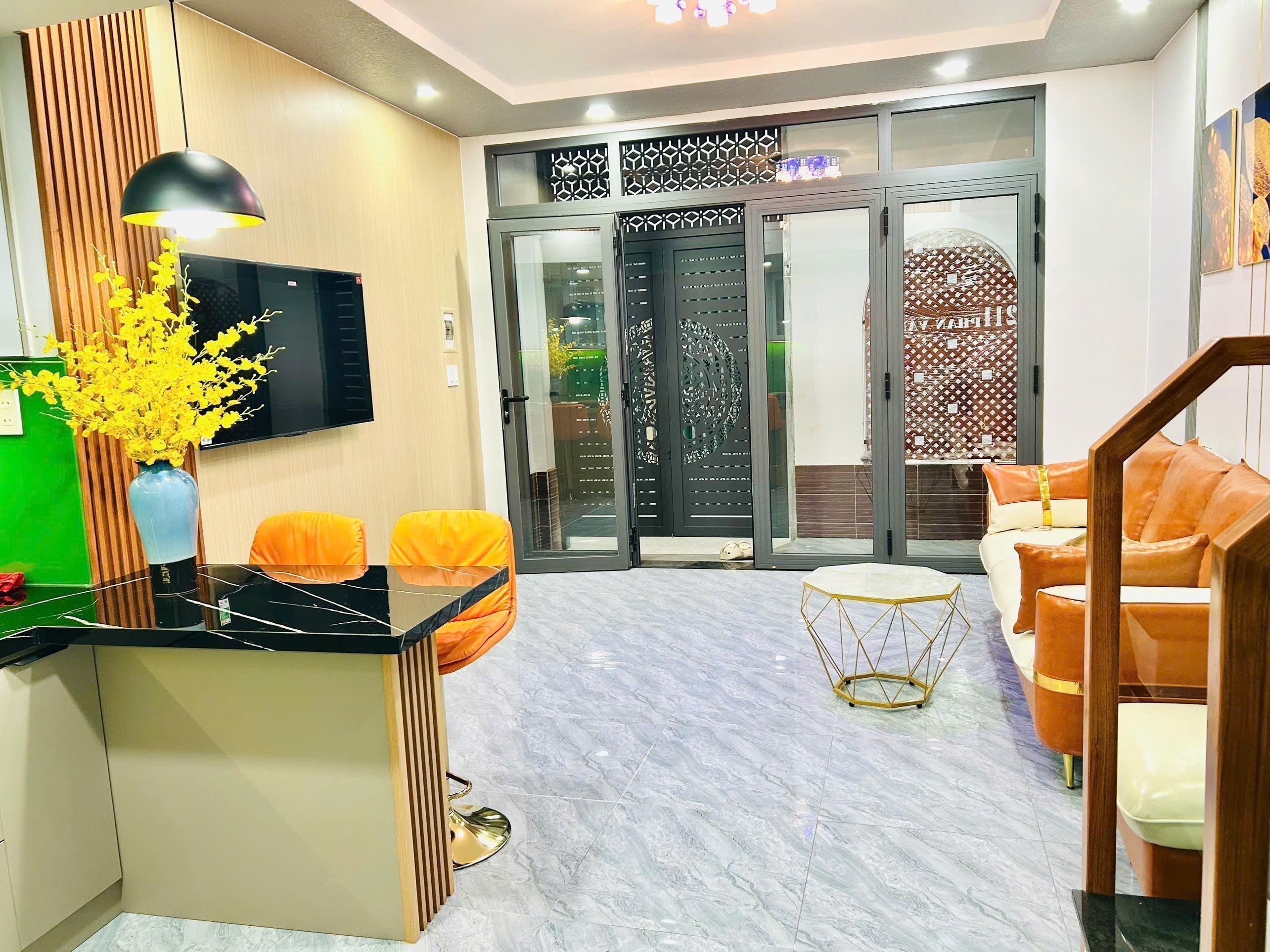 Nhà 2 tầng mới hẻm đường 2/4 Nha Trang, full nội thất cao cấp, gần Champa Island 4
