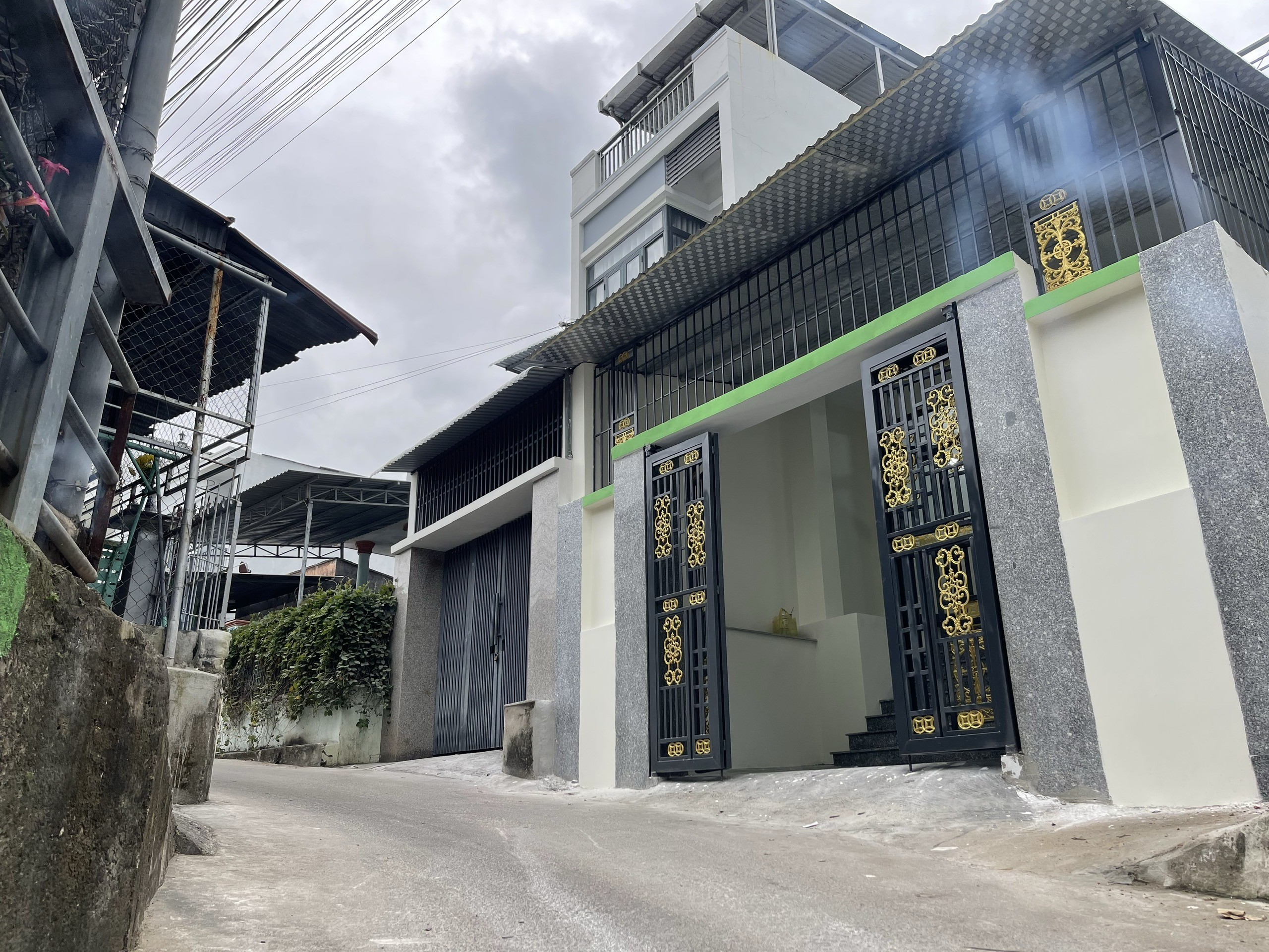 Nhà 2 tầng Vĩnh Hải Nha Trang – ô tô vào tận nơi – DT 133m² – gần biển 2,3km – 4,5 tỷ