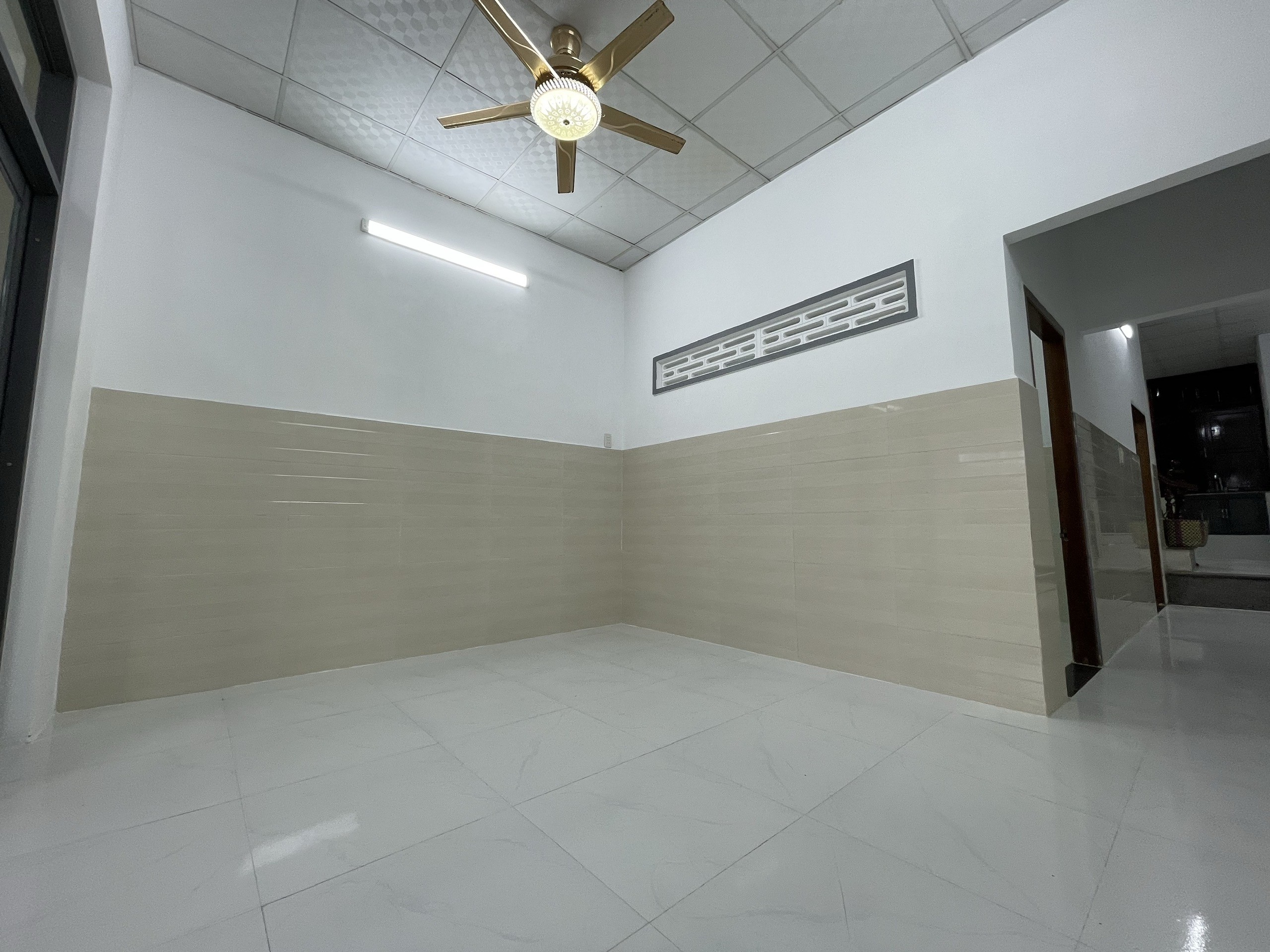 Nhà 2 tầng Vĩnh Hải Nha Trang – ô tô vào tận nơi – DT 133m² – gần biển 2,3km – 4,5 tỷ 2