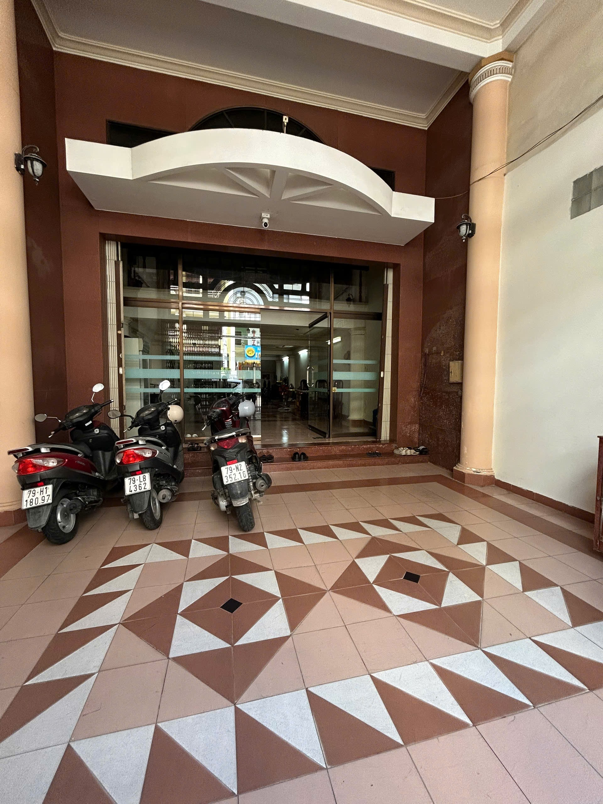 Đi bộ ra biển 3 phút – nhà trung tâm hiếm ngang 7m CHỈ 30 tỷ sở hữu nhà 5 tầng khai thác dòng tiền 3
