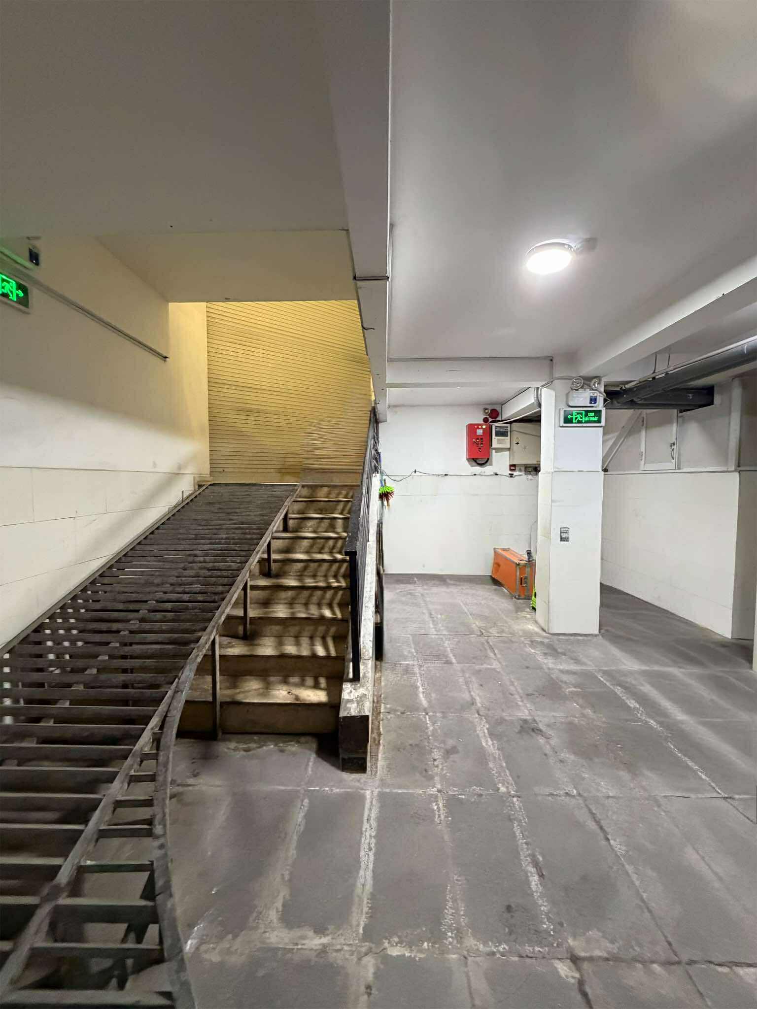 MẶT TIỀN KINH DOANH ĐƯỜNG 3/2 - LÔ GÓC 3 MẶT THOÁNG 7 TẦNG CÓ HẦM & THANG MÁY 2