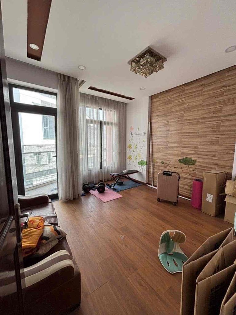 13,5TR. NHÀ NGUYÊN CĂN MỚI ĐẸP,  HẺM XE TẢI THÔNG,  3 LẦU,  4PN, GẦN KDC SĐÀ,Đối Diện VẠN PHÚCcity 5
