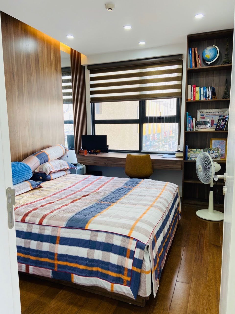 CẦN BÁN GẤP căn 3PN tại Vinhomes D'capitale, view hồ, giá 12.x tỷ 6