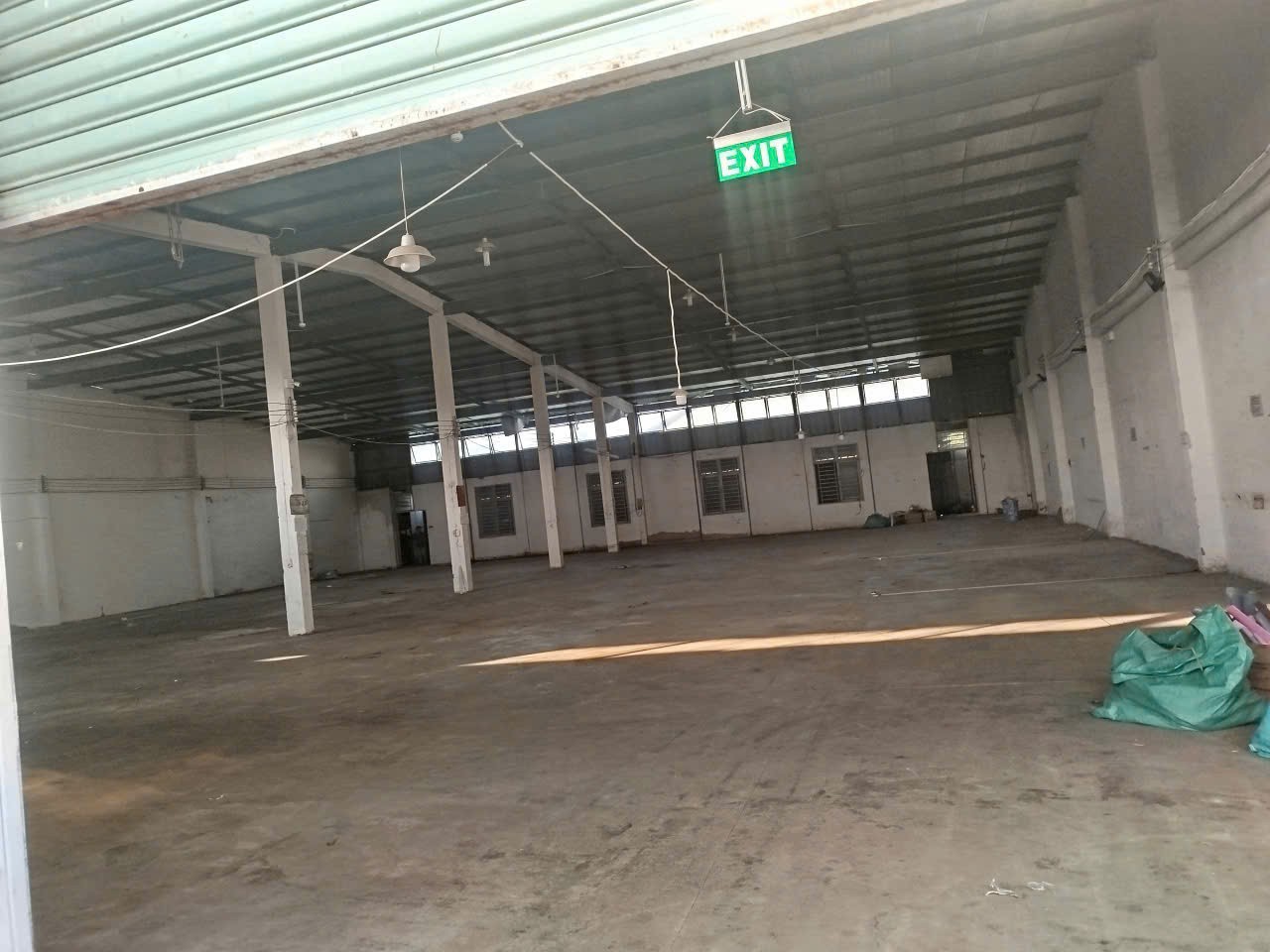 NHÀ XƯỞNG 1.100M² FULL THỔ CƯ – NGAY NGÃ TƯ TÔ KÝ – GIẢM CÒN 32 TỶ 4