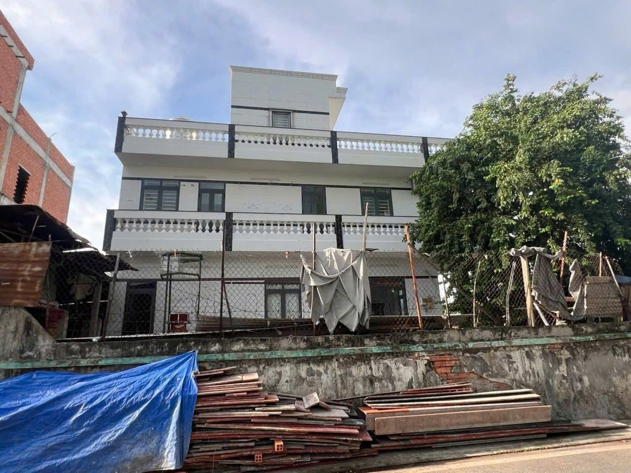 BÁN ĐẤT TẶNG BIỆT THỰ – 943M² – GẦN LÊ THỊ HÀ, TÂN XUÂN HÓC MÔN – GIÁ 17 TỶ 4