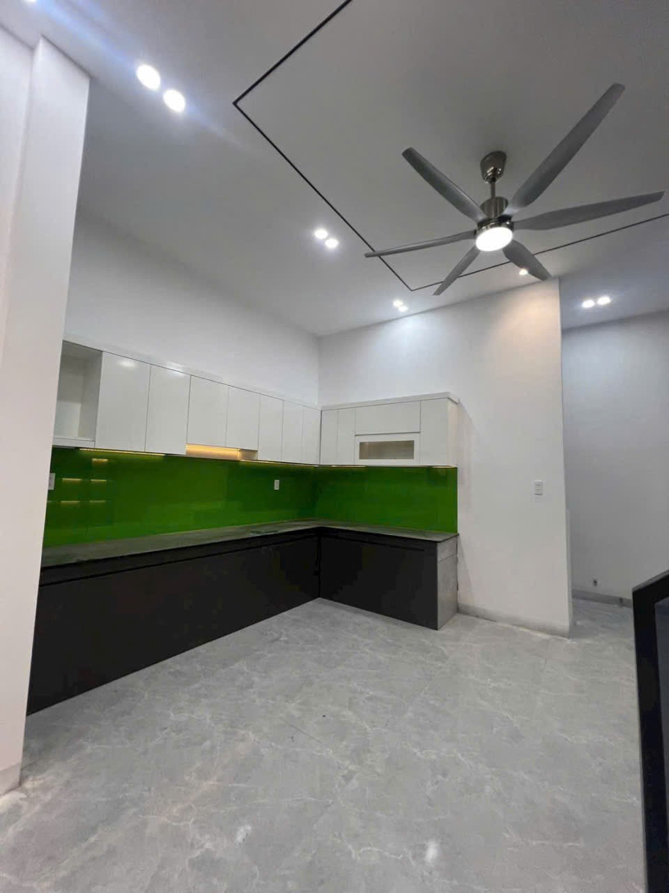 Bán nhà 2 mặt tiền xã Mỹ Hạnh Bắc dt 108m2 1 lầu 2pn,2wc , sân oto đã hoàn công giá 2,75 tỷ 7