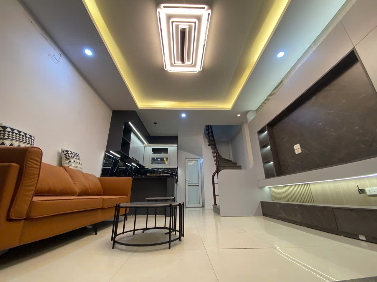 BÁN NHÀ MỚI NGỌC THỤY – ĐƯỜNG TRƯỚC NHÀ O TO QUA – NỘI THẤT ĐẦY ĐỦ – 7.39 TỶ