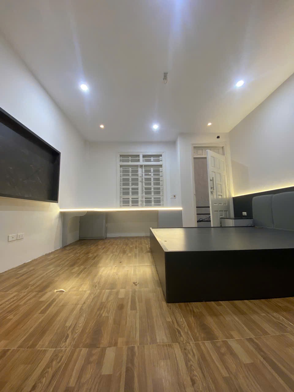 NHÀ NGỌC THỤY – FULL NỘI THẤT – Ô TÔ QUA – Ở NGAY, KHAI THÁC NGAY