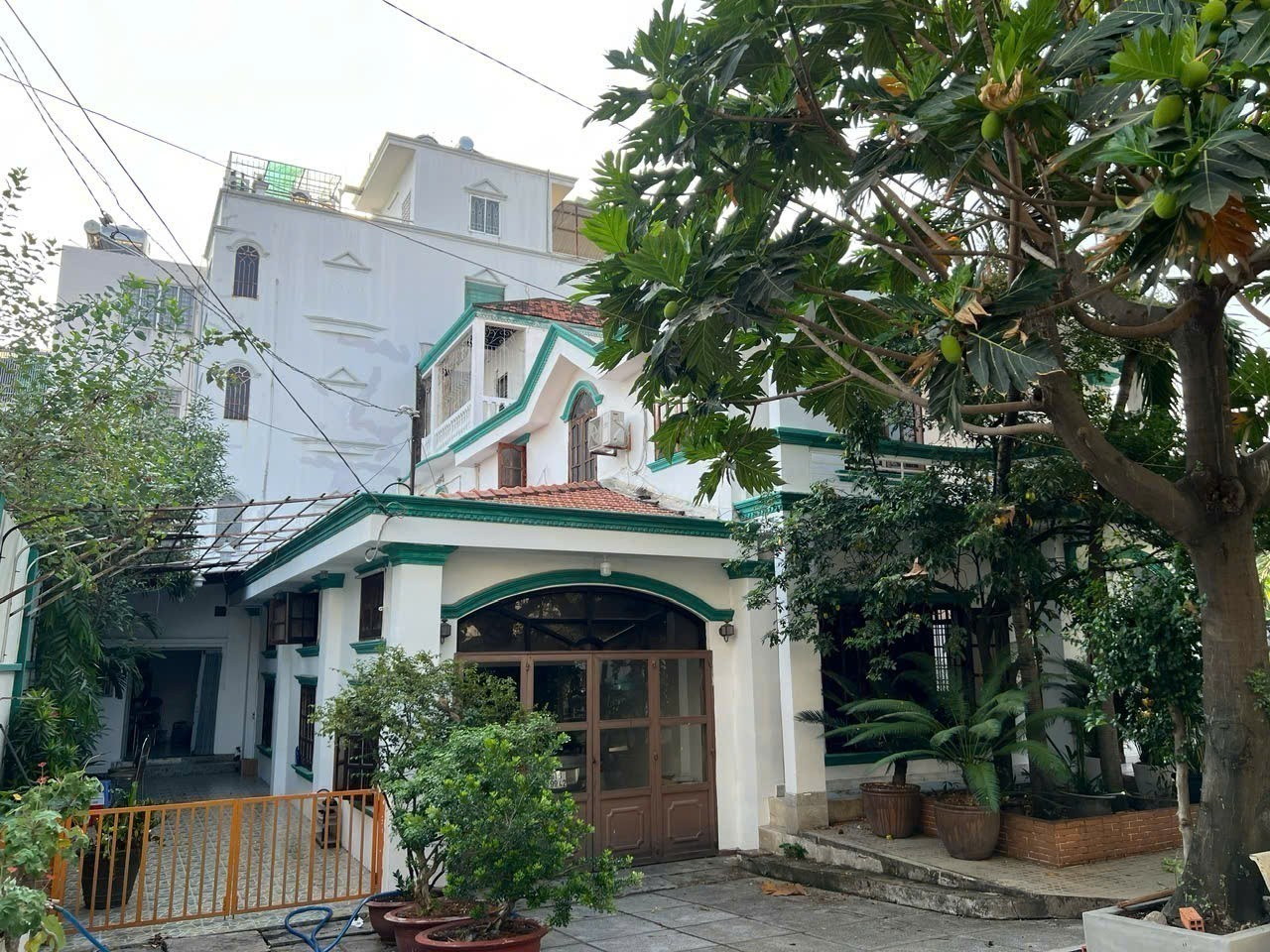 SIÊU BIỆT THỰ + QUỸ ĐẤT 1.090M² – GIẢM SỐC GẦN 30 TỶ – NGAY NGUYỄN VĂN QUÁ 3