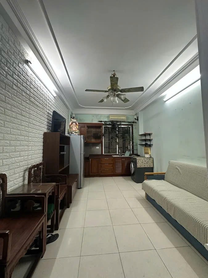 CHỦ BÁN ĐI ĐỂ CHIA TÀI SẢN 50m2 x 4 TẦNG - MẶT PHỐ KINH DOANH ĐỐNG ĐA , PHỐ THÁI THỊNH GIÁ 18,3 TỶ 2
