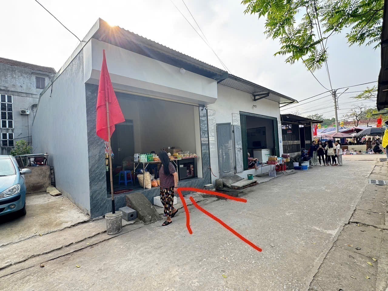 Chính chủ bán nhà giữa chợ Chi Đông 2 - kinh doanh đắc địa - 2 mặt thoáng 2