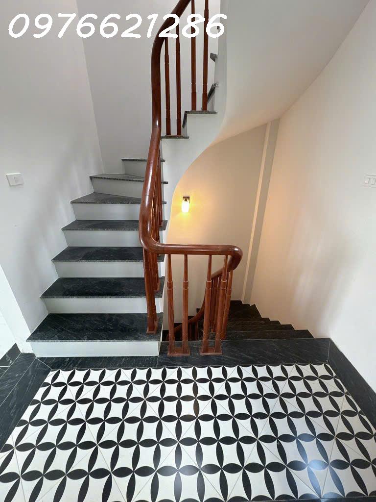 Bán nhà chân Đê Vàng- Long Biên – 45m² – Thang máy – Ô tô đỗ cửa –Nhà mới tinh – Giá 9.1 tỷ 4