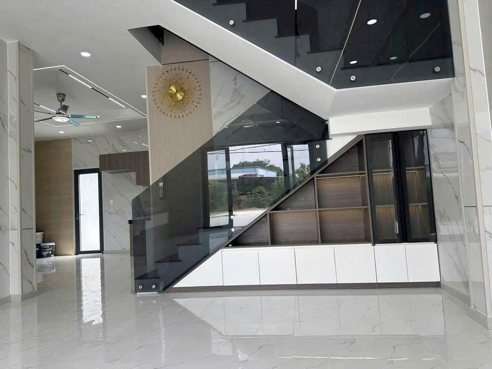 Bán nhà mới xây mt Võ Thị Du, Tân Thông Hội dt 192m3 (115m2 thổ) 1 lầu,4pn, 2wc giá 4,5 tỷ 2
