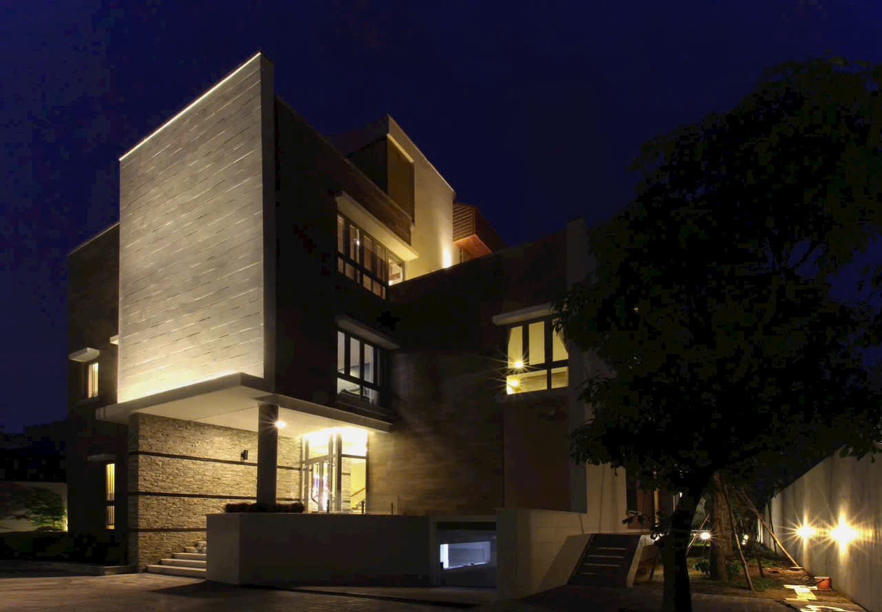 Cho thuê Biệt thự Phường Thảo Điền, Quận 2, Diện tích 1700m², Giá Thương lượng