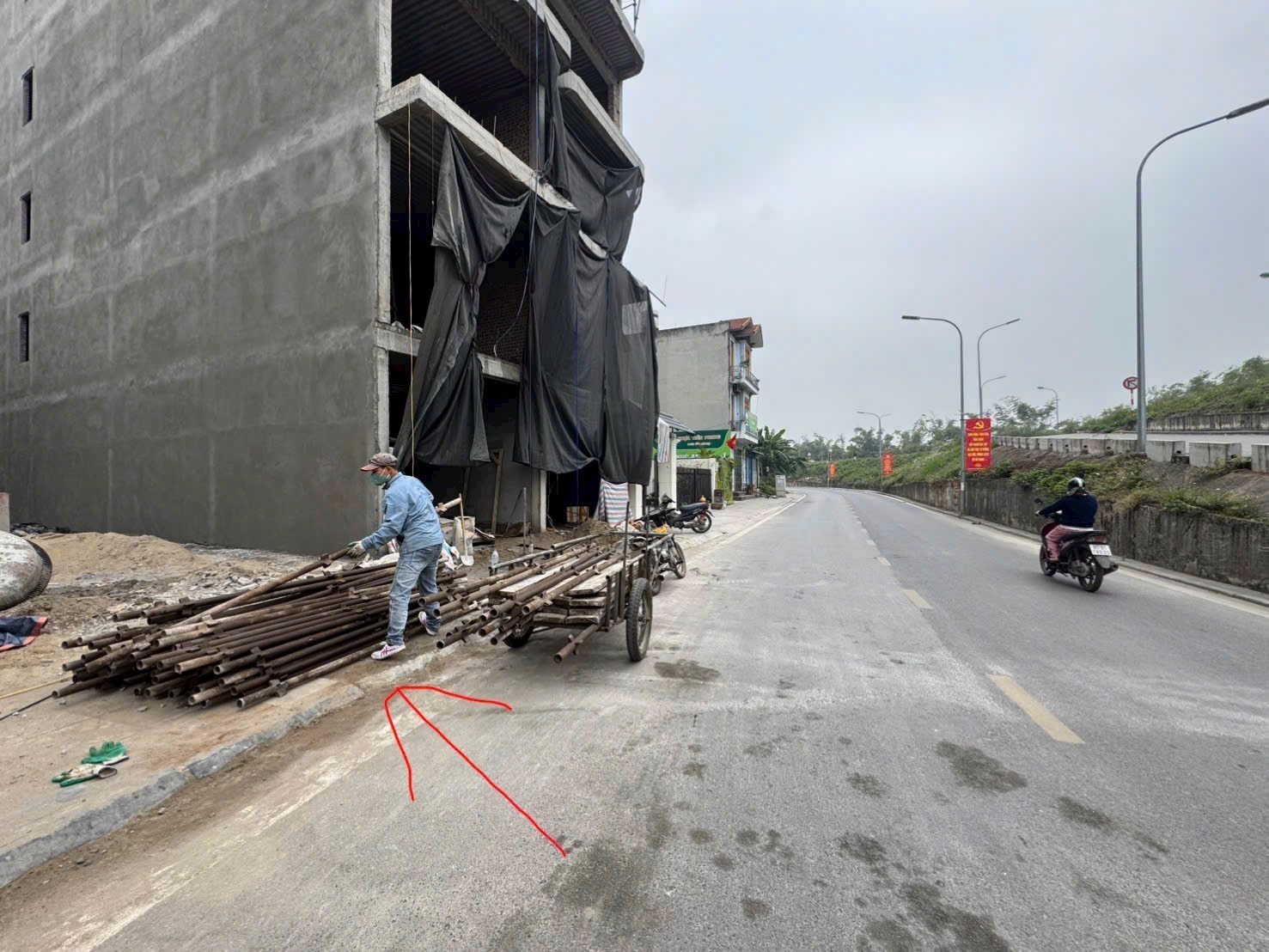 Đất Đê Vàng, Phúc Lợi: 80,5m2 mặt tiền 4,1m, view sông, phù hợp làm văn phòng, nhà nghỉ 2