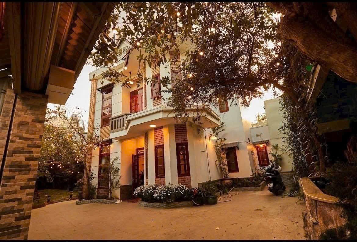 Cho thuê villa sân vườn 5 phòng ngủ full nội thất Ma Trang Sơn phường 5 Đà Lạt giá 23 triệu