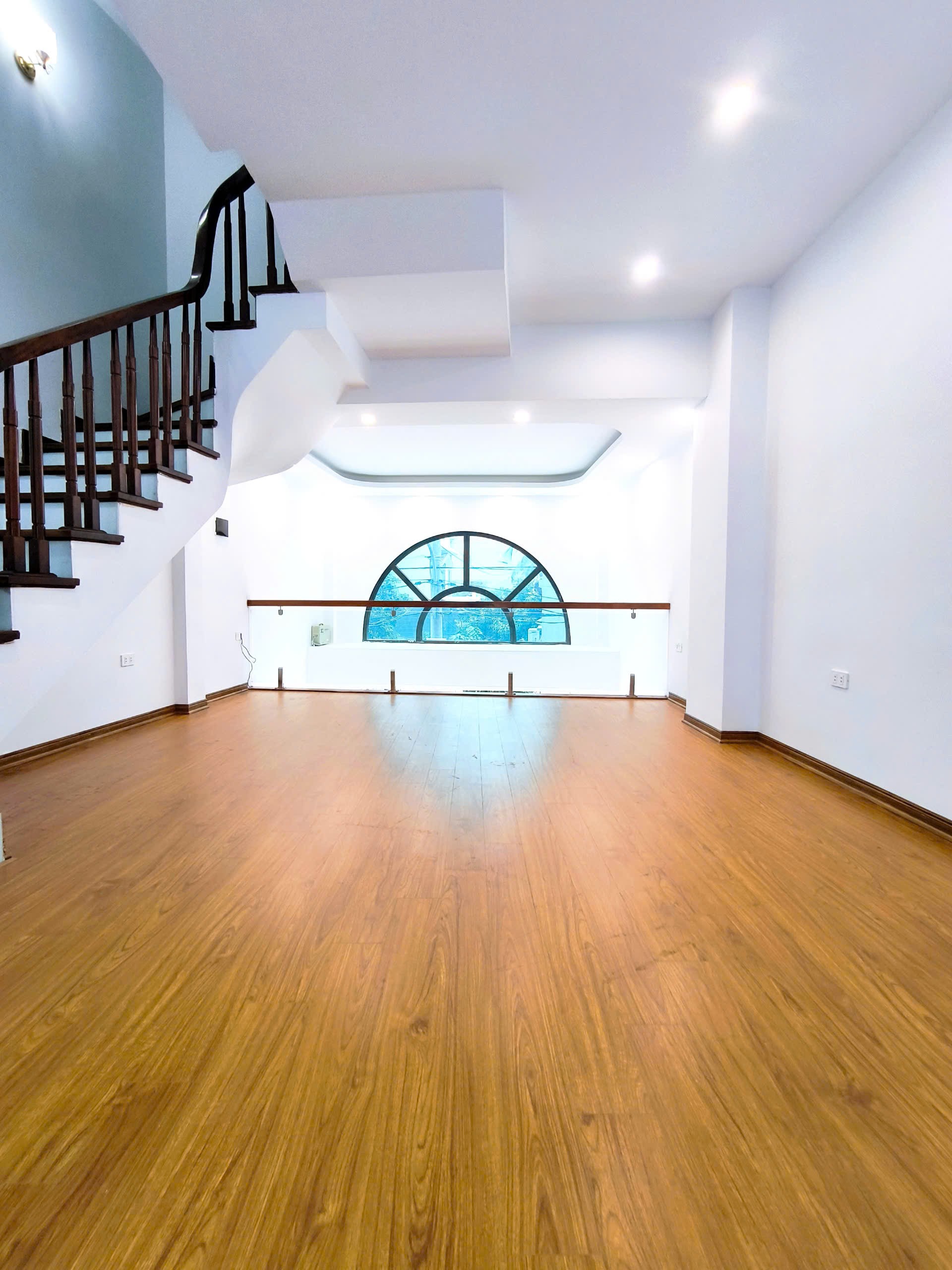 Bán nhà xã Sơn Đồng, Hà Nội 42M 5 Tầng, kinh doanh, ô tô qua nhà, có nội thất 7