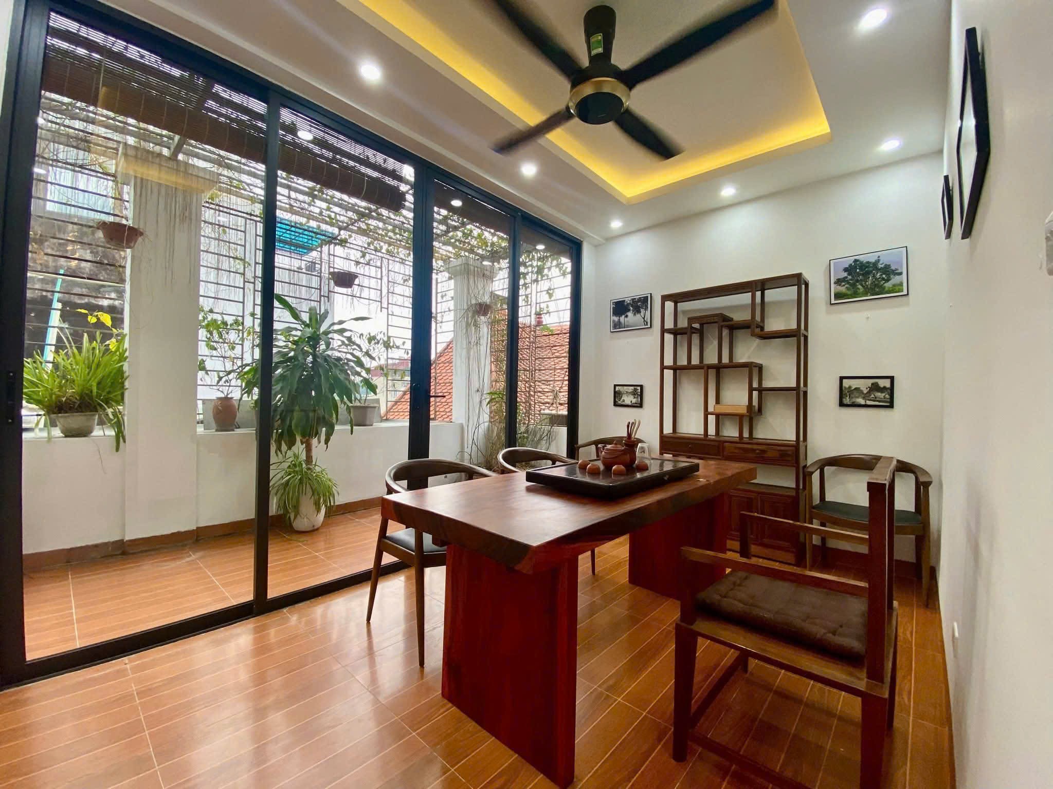 NHÀ SIÊU ĐẸP - TRUNG TÂM BỒ ĐỀ - LONG BIÊN - GẦN Ô TÔ - FULL NỘI THẤT 2