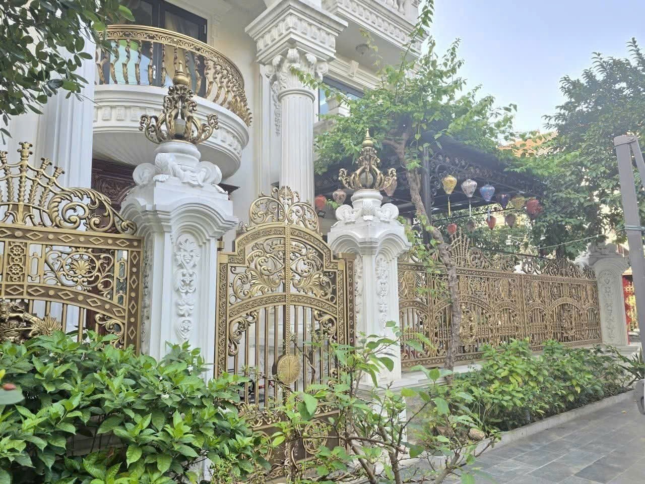 SIÊU PHẨM CAO CẤP BIỆT THỰ 250M2 KĐT VIỆT HƯNG - LONG BIÊN 2