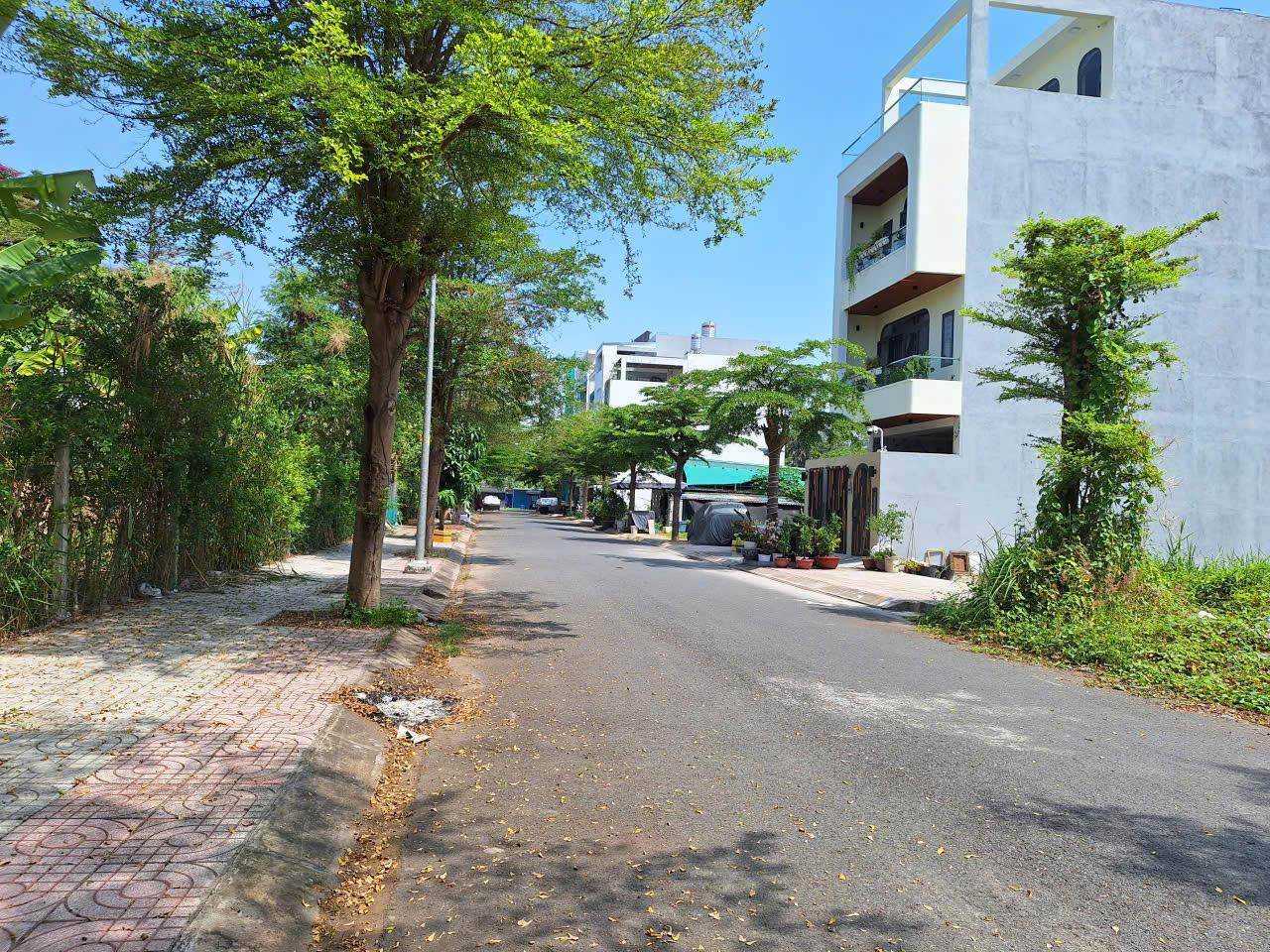 Đất nền 181m, hẻm xe hơi Lê Văn Lương, đường 16m, giá 7 tỷ, sổ hồng riêng 2