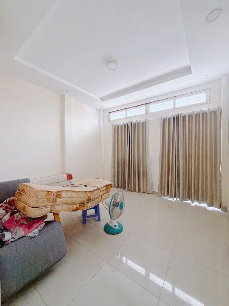 BÁN NHÀ NGON- 45.2M2- NGANG 4M- CHỈ 4.95T THÔI-SỔ VUÔNG VỨC - Đ.ĐOÀN VĂN BƠ- ĐẤT FULL THỔ CƯ 4