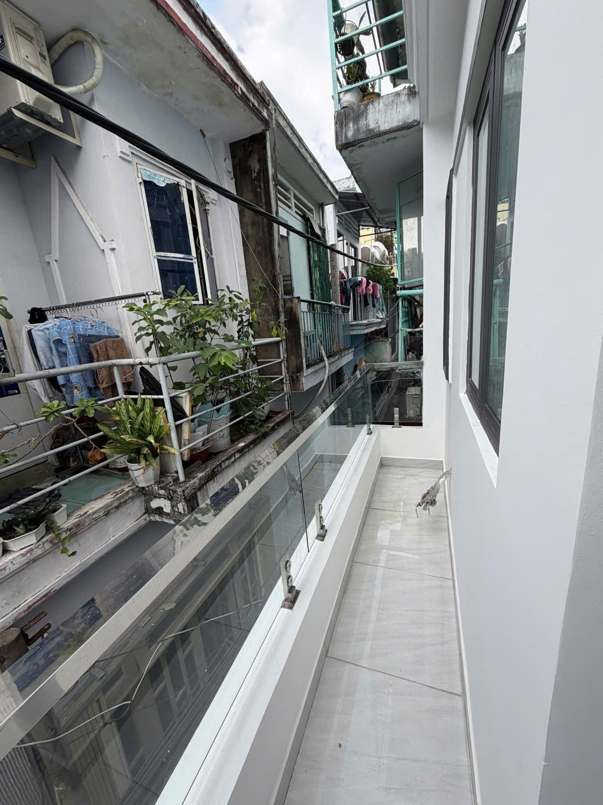 MẶT TIỀN TRƯỜNG TIỂU HỌC BÌNH LONG GIÁP TÂN PHÚ 24M2 2 TẦNG SHR CHỈ 3.25 TỶ 9
